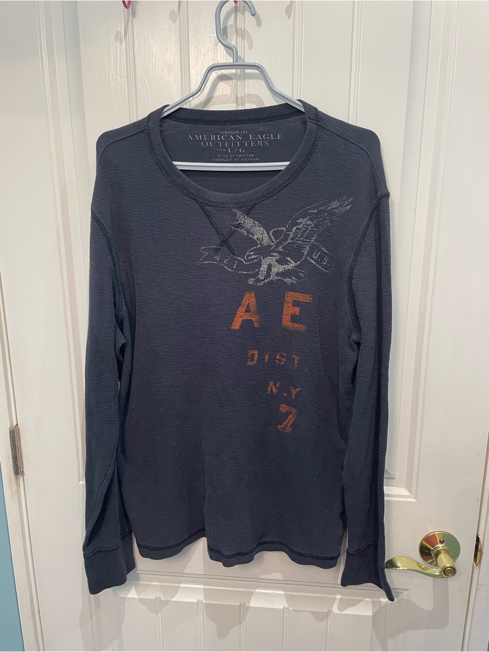 American Eagle Outfitters Men’s Navy Long-Sleeve Eagle Graphic Tee